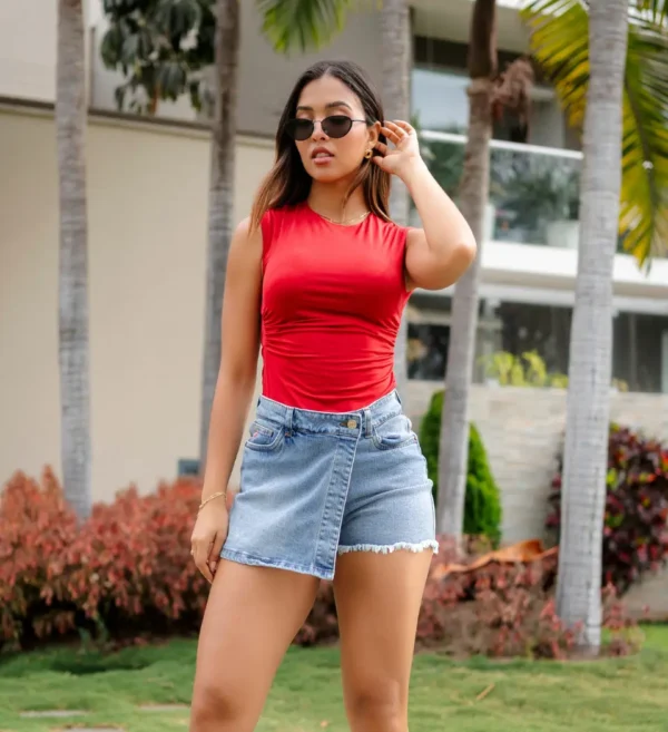 Falda Short Zarahí Celeste – Comodidad y Estilo en Denim - Imagen 3