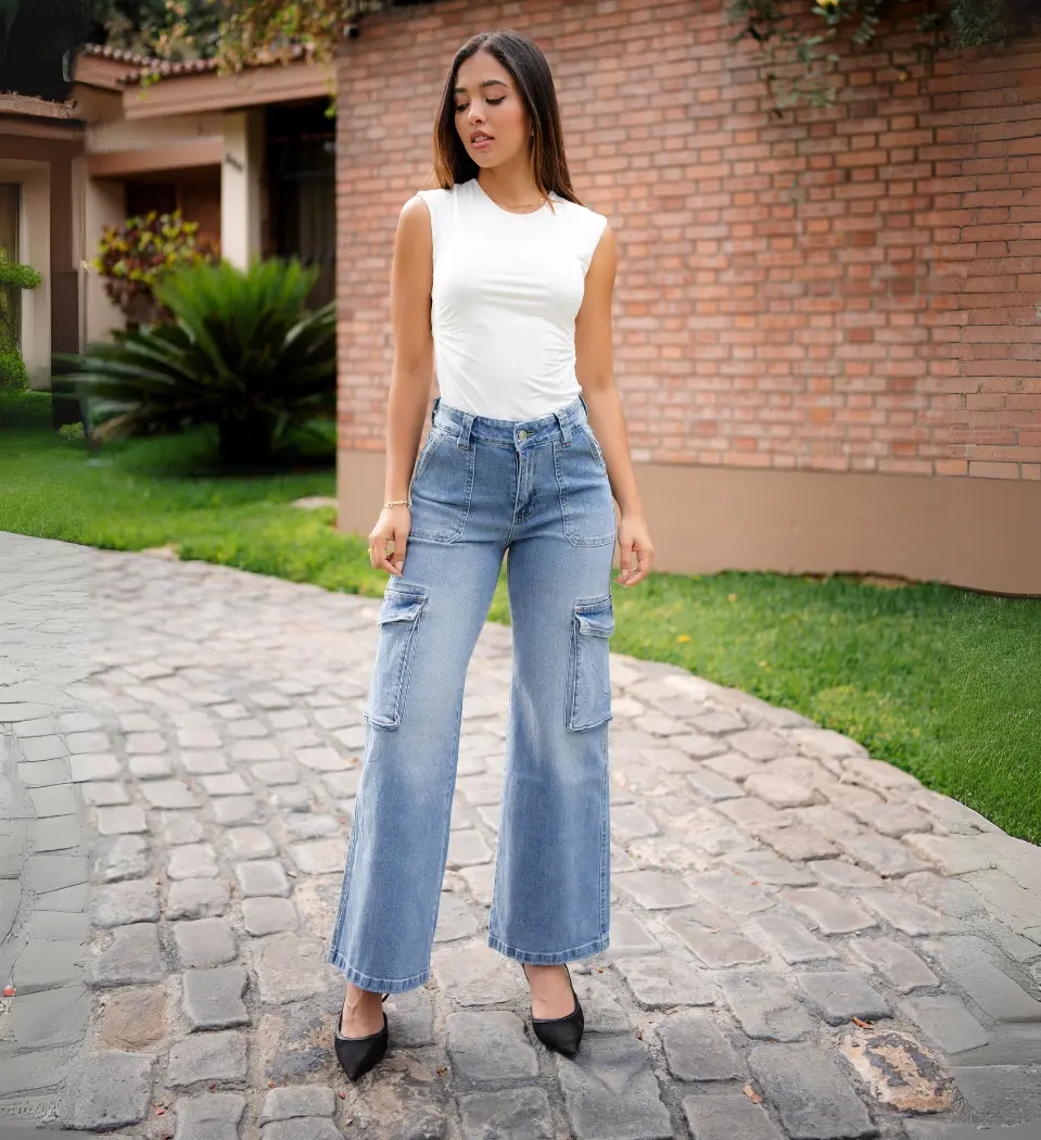 Jeans Cargo Fernanda Celeste – Estilo Urbano y Comodidad en Denim