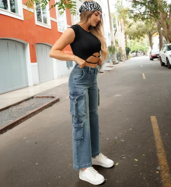 Jeans Cargo Ibiza Maíz – Estilo Atrevido y Funcional en Denim - Imagen 3
