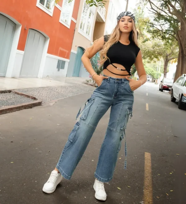 Jeans Cargo Ibiza Maíz – Estilo Atrevido y Funcional en Denim