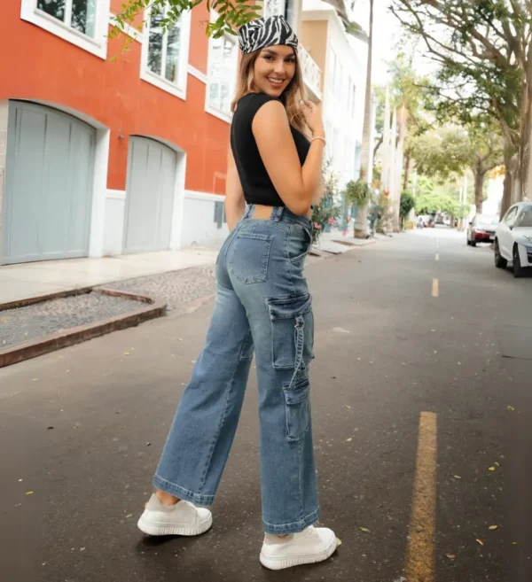 Jeans Cargo Ibiza Maíz – Estilo Atrevido y Funcional en Denim - Imagen 2