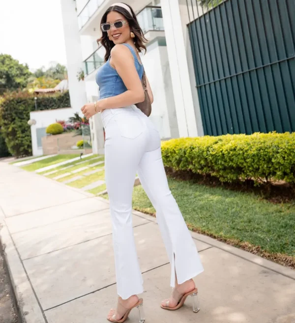 Jeans Flare Mayorca Blanco - Denim de Alta Calidad - Imagen 2