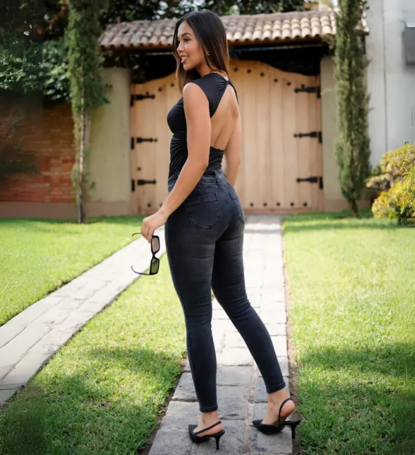Jeans Pitillo Malibú Plomo - Denim de Alta Calidad - Imagen 3
