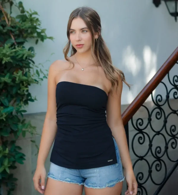Top Salinas Negro – Elegancia y Comodidad en Algodón